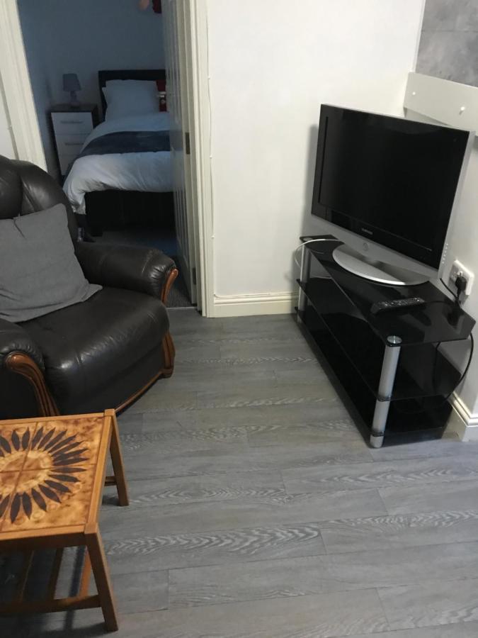 2 Bedroom Apartment Plymouth Esterno foto